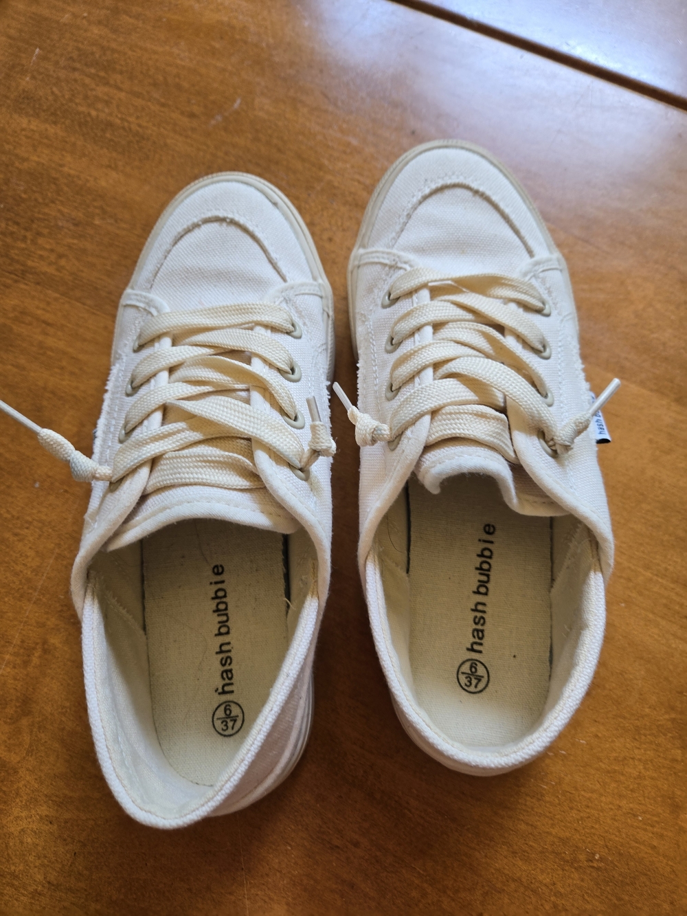 Hash Bubble Cream Canvas Lace-Up Sneakers for Women